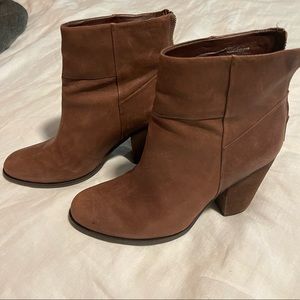 Arturo Chiang Hadley Bootie in Iron Leather
